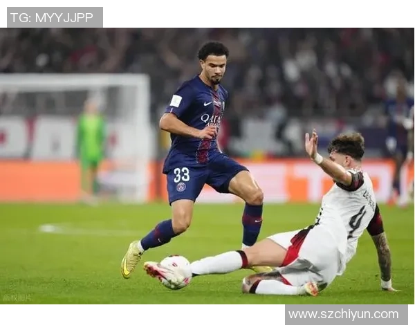 中超热战巴黎圣日耳曼3-0曼联帽子戏法点燃全场激情分析