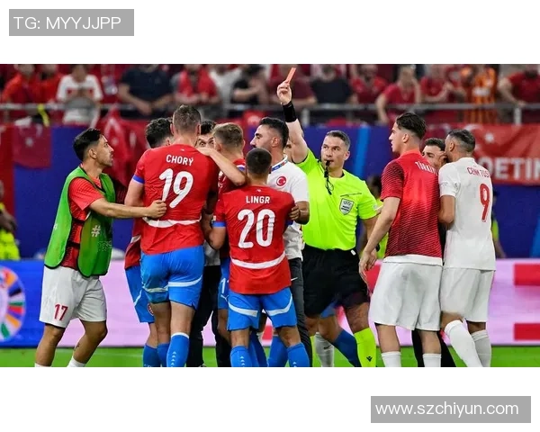 中超精彩对决马竞与切尔西激战成平争议判罚引发全场热议 中超精彩对决马竞与切尔西激战成平争议判罚引发全场热议